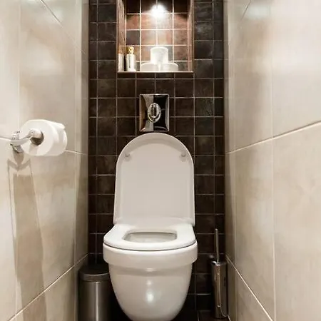 Dictumfactum Modern Viru Gates アパート