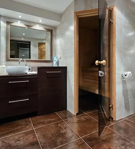 Dictumfactum Modern Viru Gates *