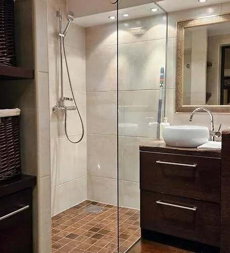 Dictumfactum Modern Viru Gates *